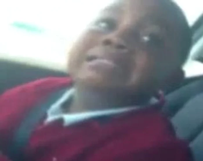 
    Micuţul s-a speriat foarte tare  