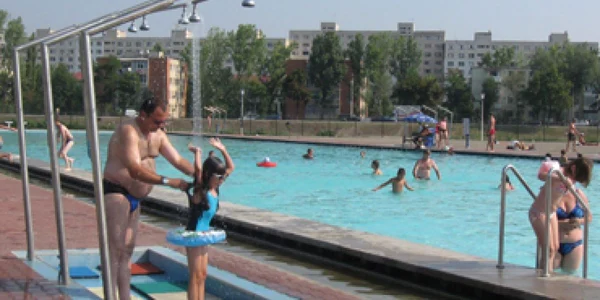 Iaşi: La ştrandul din Cicoarei se toacă banii ieşenilor