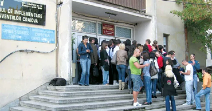 Taxa la facultate, plătită cu scandal