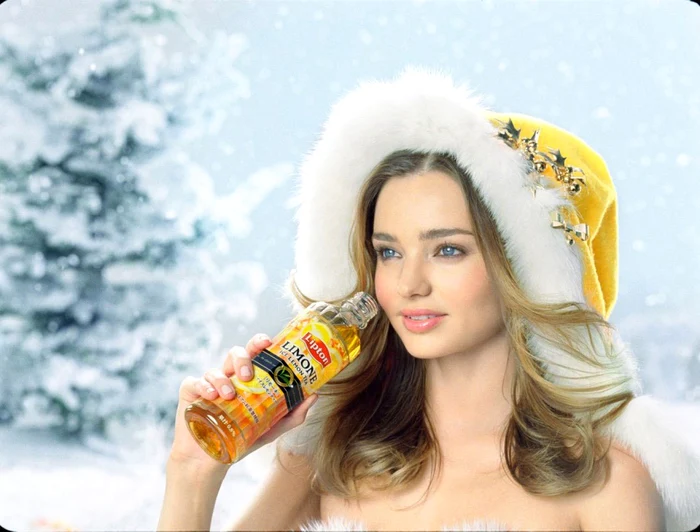 Distribuirea Mirandei Kerr în campania Lipton nu este o certitudine pentru profituri mai mari