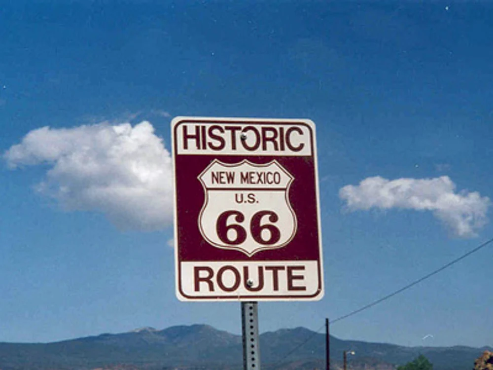 Route 66 a fost denumită de John Steinbeck "şoseaua-mamă"