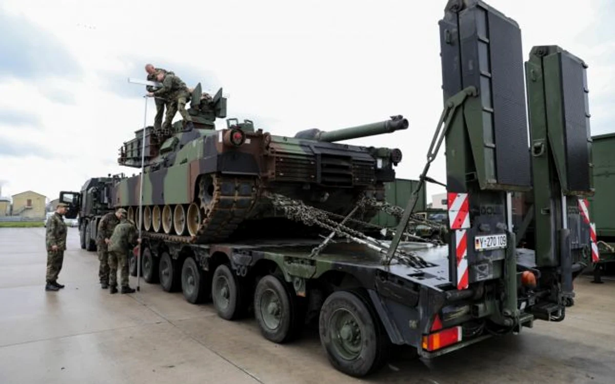 Militarii americani încarcă cele peste 20.000 de piese de echipament pentru a fi transportate în Europa pentru Defender Europe 20 FOTO US Army / Pvt. Katelyn Myers