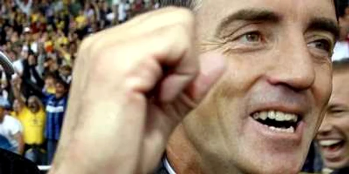 Roberto Mancini îi va antrena la City pe vedetele Tevez şi Adebayor