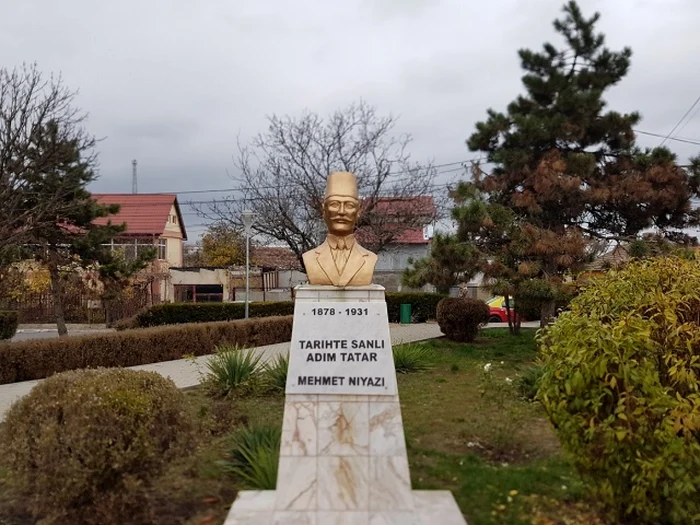 Bustul poetului tătar Mehmet Niyazi din Medgidia Foto Călin Gavrilaş