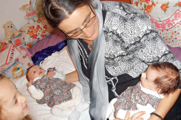 Iniţial, Sebastiana Gâtlan le spusese cadrelor medicale că nu vrea să-şi crească gemenele. La scurt timp, măicuţa s-a hotărât să le ia acasă