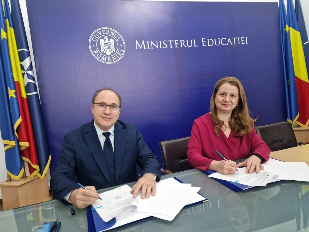 Noul ministru al Educației, Mihai Dimian, alături de ex-ministrul Ligia Deca FOTo: FB/Mihai Dimian