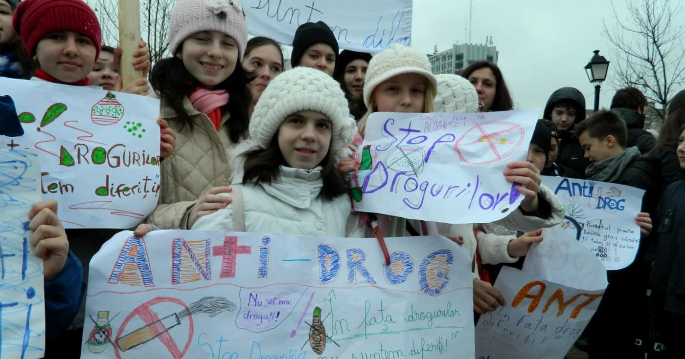 Tinerii sunt aşteptaţi să spună stop drogurilor