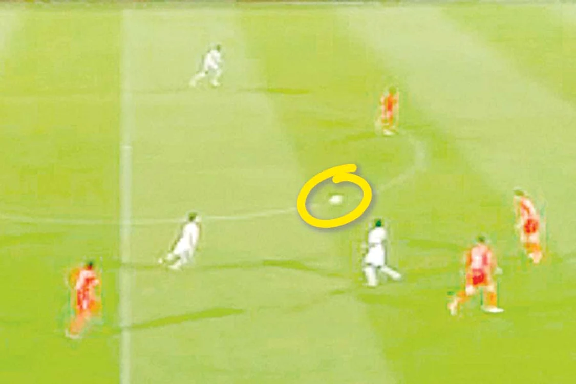 Găman  degajează  spre centru (Capturi: digisport)