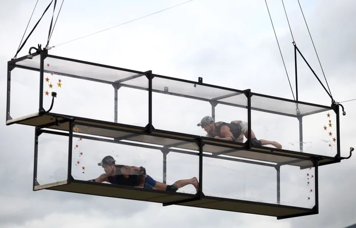 Vladimir şi Dorian au căzut de mai multe ori în apă la provocarea junglei de la "Sunt celebru, scoate-mă de aici" 