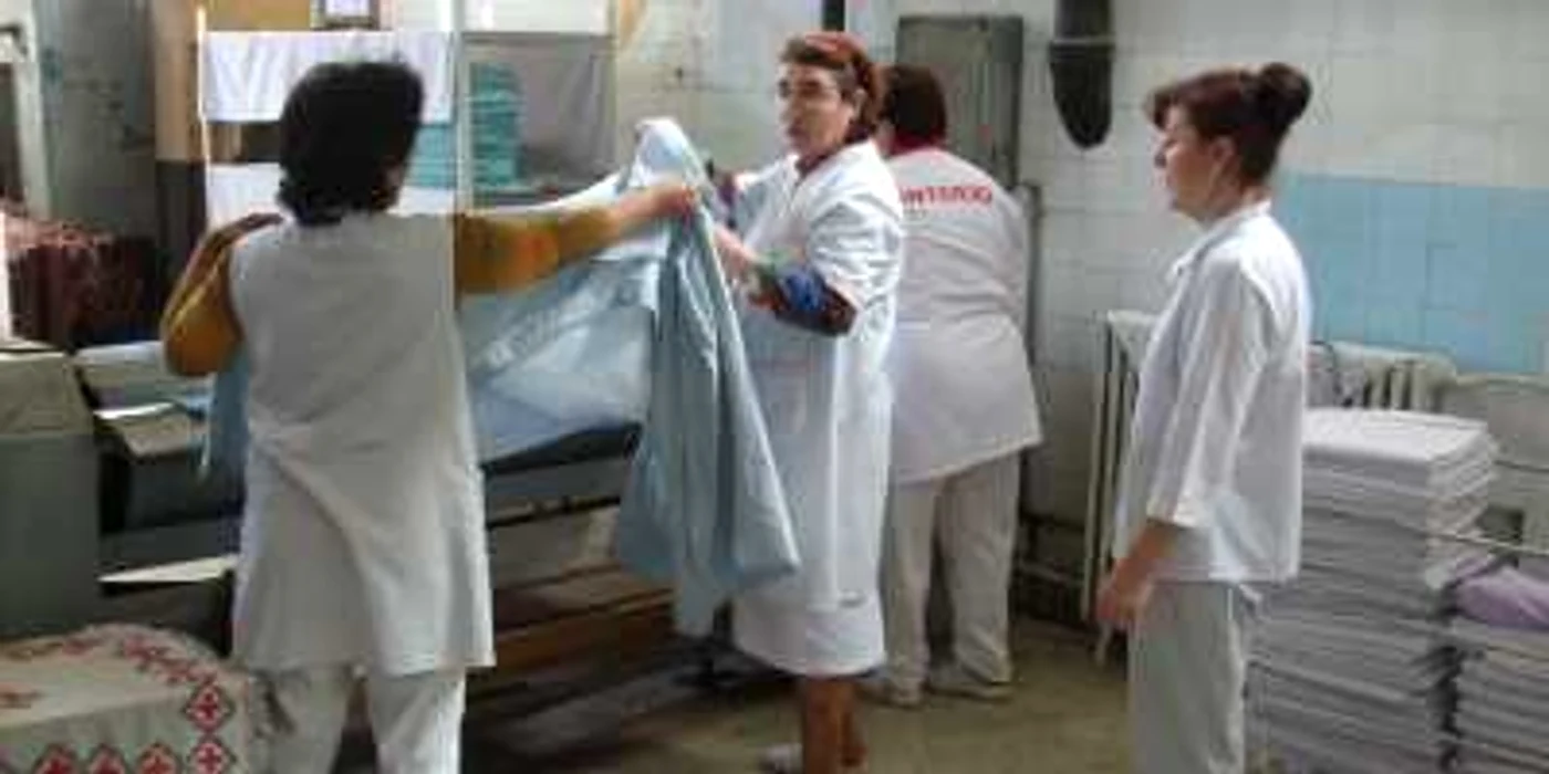 Reabilitarea spălătoriei Spitalului Judeţean de Urgenţă Vâlcea se va face şi cu sprijinul personalului angajat