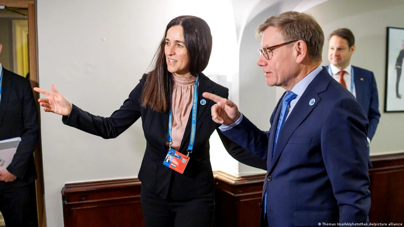 Ministrul german de Externe, Johann Wadephul, alături de noua șefă a diplomației ungare, Anita Orban