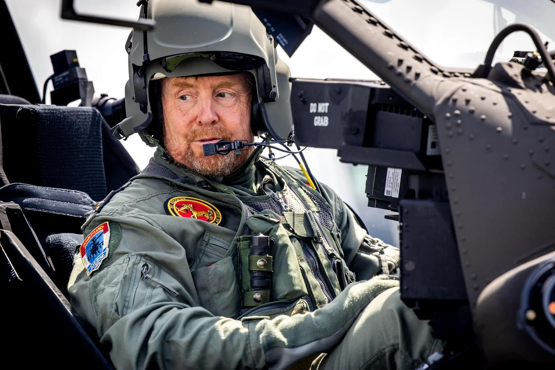 Regele Willem Alexander pilot   Ministerul Apararii din Olanda, Casa Regala olandeza (3) jpg