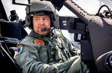 Regele Willem Alexander pilot Ministerul Apararii din Olanda, Casa Regala olandeza (3) jpg