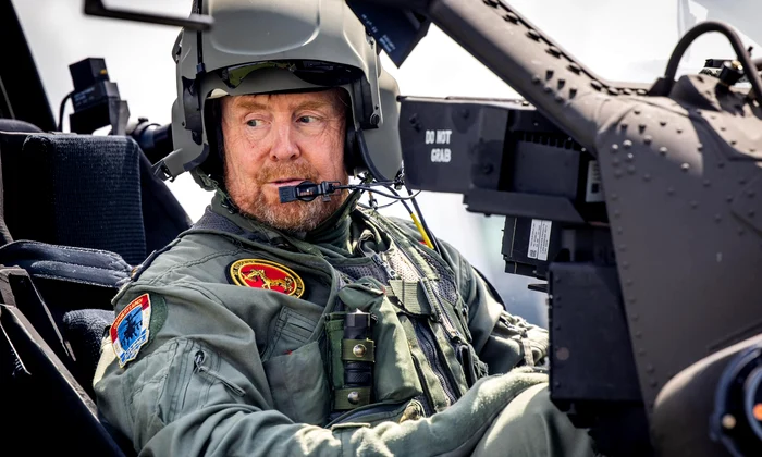 Regele Willem Alexander pilot   Ministerul Apararii din Olanda, Casa Regala olandeza (3) jpg