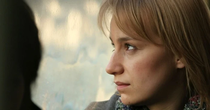 Anamaria Marinca, în rolul Otiliei, din pelicula "4 luni, 3 săptămâni şi 2 zile", în regia lui Cristian Mungiu (2007).  FOTO: cinemagia.ro