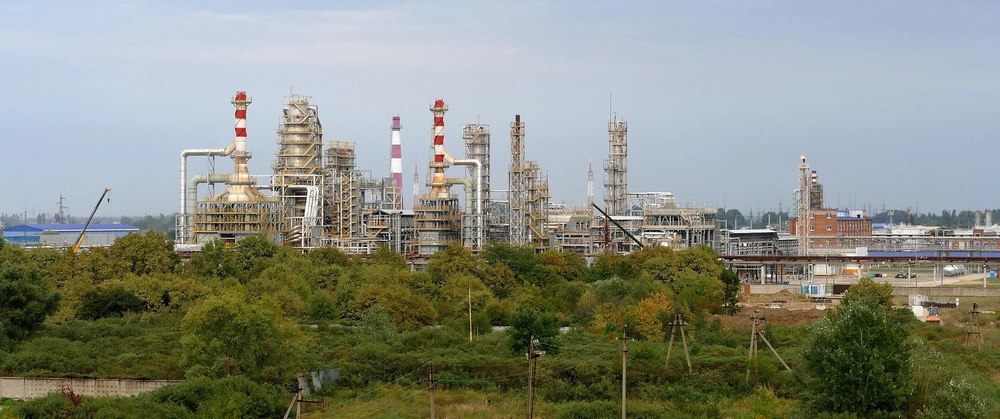Incendiu la una dintre cele mai importante rafinării petroli