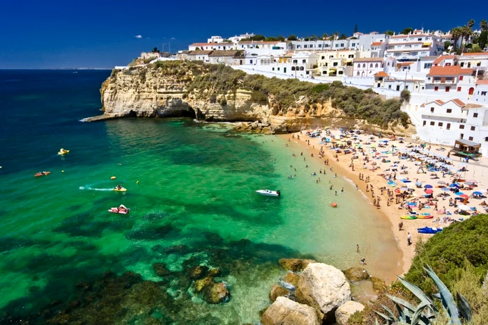 Cea mai bună destinaţie de plajă din Europa aparţine anul acesta zonei Algarve din Portugalia. FOTO overseaspropertyalert.com