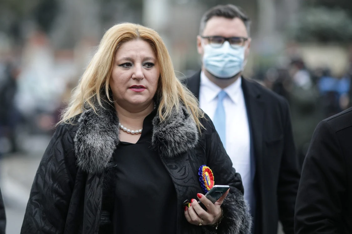 
    Diana Șoșoacă a apelat la 112 și a susținut că a fost agresată în Parlament Sursă foto: Inquam Photos   