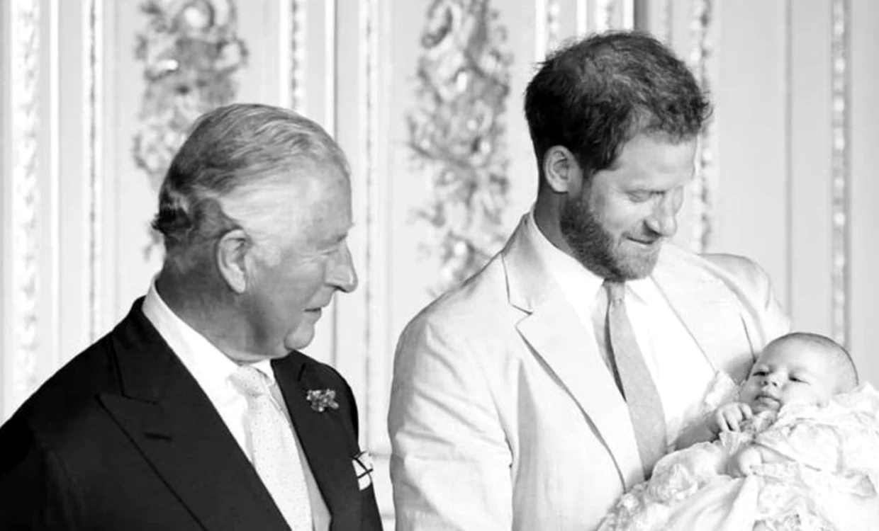 Prinţii Charles, Harry şi Archie. Foto: Getty