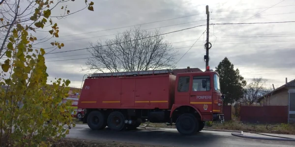 Incendiu Macin FOTO ISU  