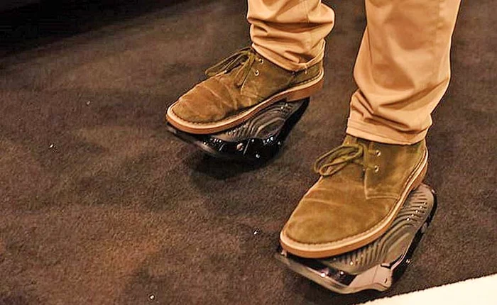 
    Tălpile inteligente  costă 200 de dolari  și vor fi disponibile  începând cu luna martie  