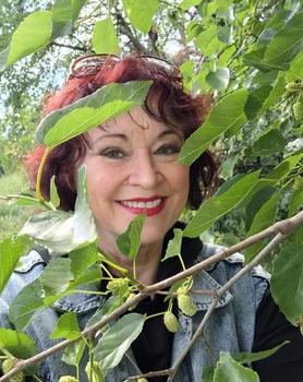 Natalia Guberna prepară cea bună dulceață din dude