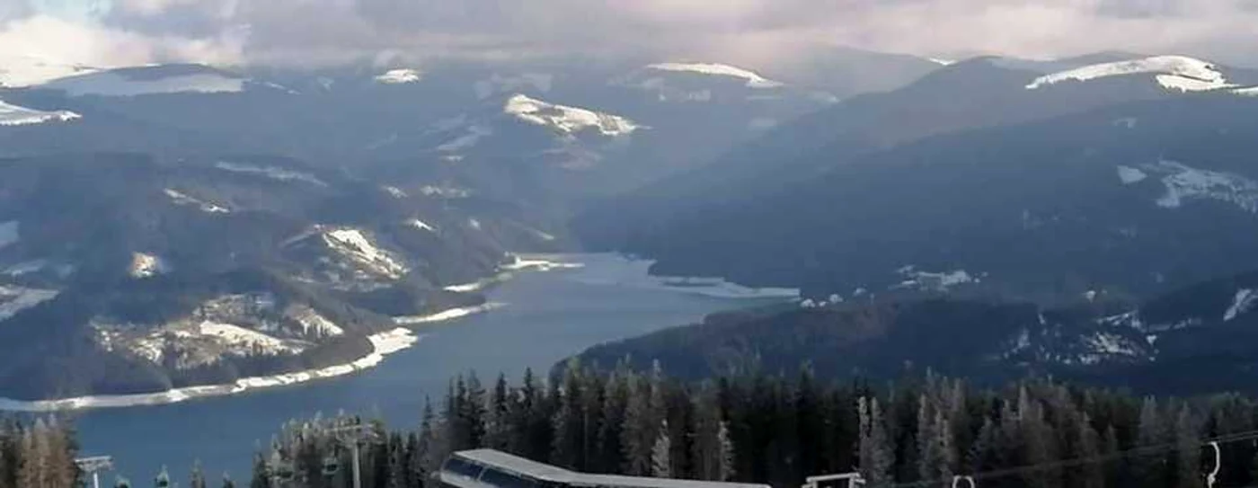 Pârtiile de la Ski Resort Transalpina, luate cu asalt de iubitorii sporturilor de iarnă la sfârşit de săptămână FOTO Horia Brănescu