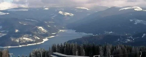 Pârtiile de la Ski Resort Transalpina luate cu asalt de iubitorii sporturilor de iarnă la sfârşit de săptămână de la primele ore Foto Horia Brănescu