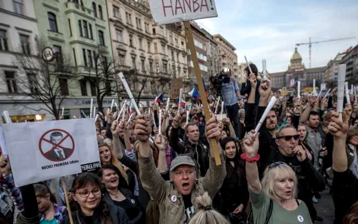 Aproximativ 5.000 de oameni au protestat la Praga Foto: EPA/EFE