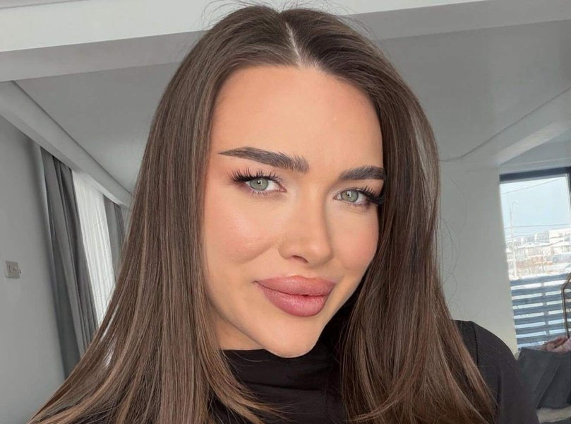 Iustina Loghin cu perfuzie la mână, vizibil afectată de reacții alergice după naștere, în contextul durerilor și problemelor de sănătate. | sursa foto: Click