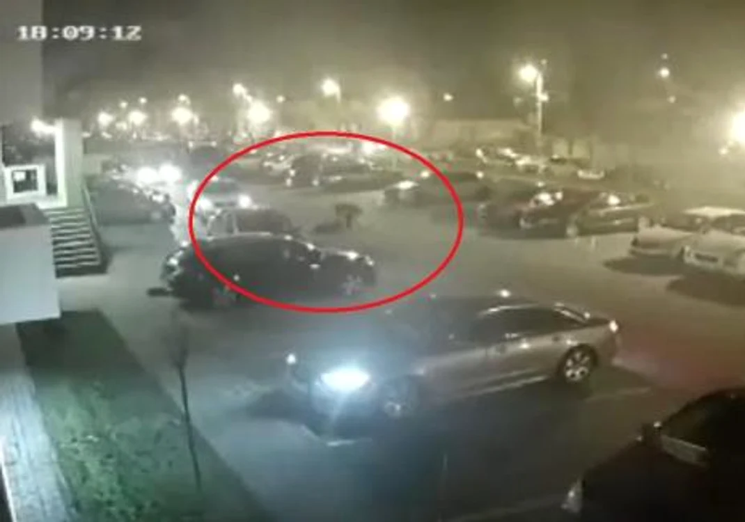 Cadrele surprinse de camerele de supravehgere arată că actele violente au început la ora 18.09 şi au durat mai puţin de 3 minuteFoto: ebihoreanul.ro