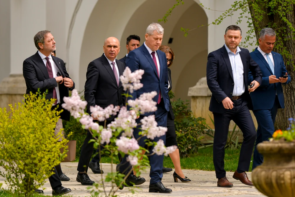 Cine e liderul PNL care încearcă să-l salveze pe Bolojan. Negocieri dure cu suveraniștii - SURSE