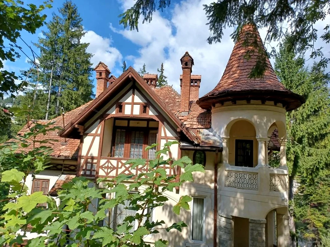 Conacul Prințului Paul se află în apropierea Castelului Peleș / Foto: Adevărul.ro