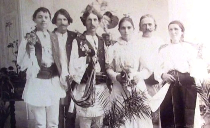 Tinerele familii din Dobrogea primeau obligatoriu pământ ca să rămână acasă Foto Arhivă bibliotecă