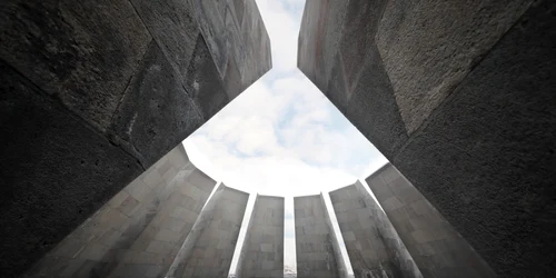 erevan memorialul mausoleul genocidului armean foto shutterstock