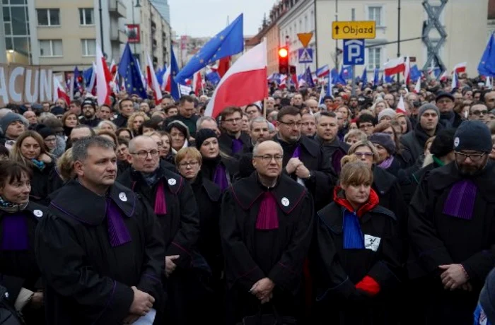 Judecatorii polonezi au iesit in strada la Varsovia FOTO AFP