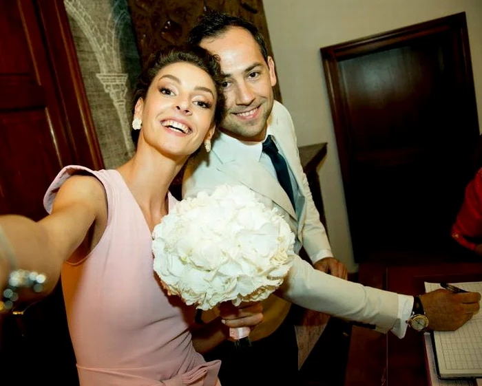 Meg şi Tudor s-au cununat civil în primăvară