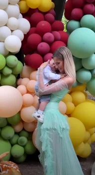 Dani Otil petrecere de taierea motului lui Tiago Gabriela Prisacariu (2) jpg