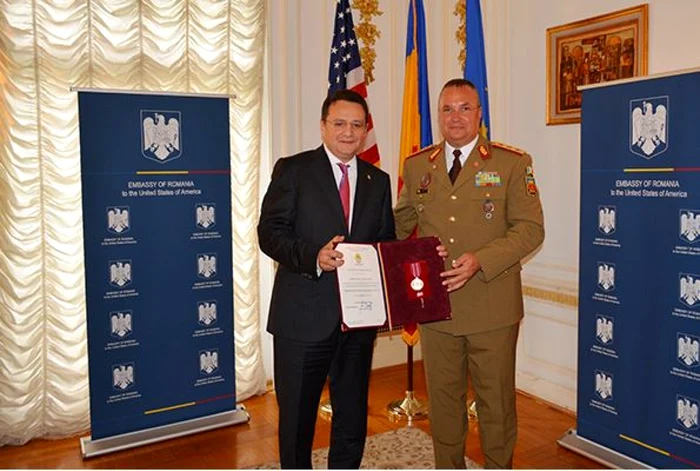 Ambasadorul George Maior şi generalul Nicolae Ciucă Foto: Ambasada României în SUA