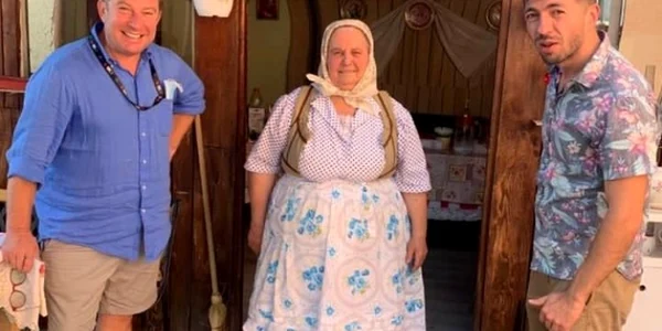Tanti Lenuța din Chinteni, alături de Mircea Bravo și Pavel Bartoș foto: Instagram 