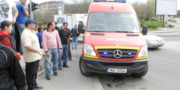 Tânărul, lovit cu bestialitate de vecinii băuți, a fost internat de urgență cu multiple traumatisme (foto: arhivă Adevărul)