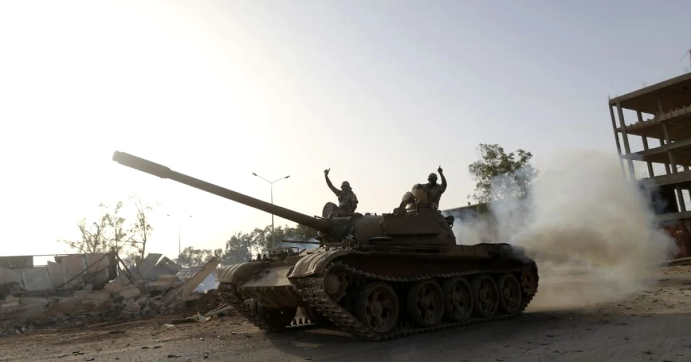 Forţele guvernamentale libiene nu reuşesc să facă faţă atacurilor zecilor de miliţii rebele ce controlează multe zone ale ţării şi dau atacuri inclusiv în capitala Tripoli FOTO Reuters