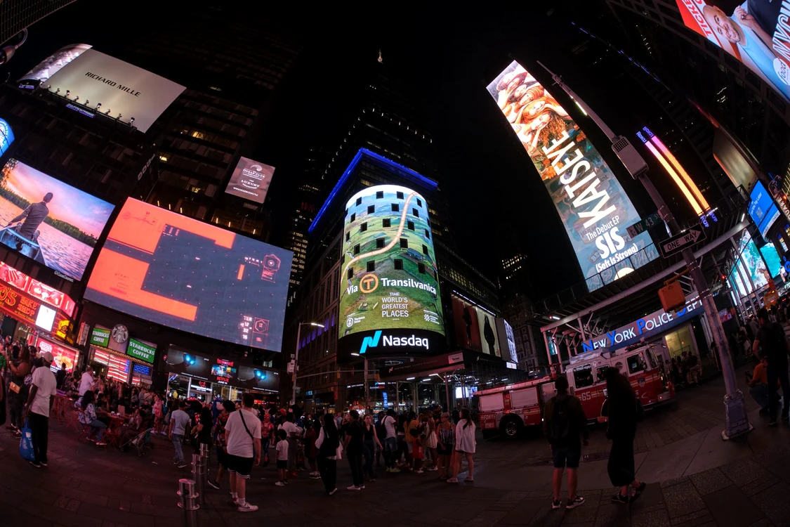 Via Transilvanica - Times Square din New York Foto: Facebook Via Transilvanica