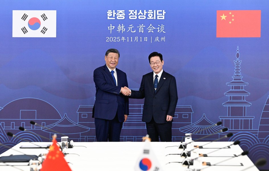 Cadou simbolic pentru liderul chinez. Ce i-a oferit noul președinte al Coreei de Sud lui Xi Jinping și ce a primit în schimb. Întâlnire bilaterală relaxată 