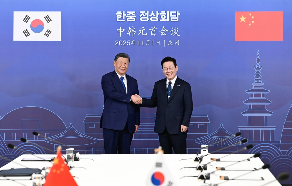 Cadou simbolic pentru liderul chinez. Ce i-a oferit noul președinte al Coreei de Sud lui Xi Jinping și ce a primit în schimb. Întâlnire bilaterală relaxată