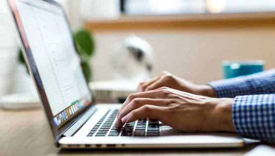 computer platforma informatica baza de date online maini calculator