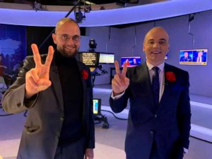 
    Rareş Bogdan a solicitat ca Oreste să se întoarcă în cadrul Realitatea TV, în caz contrar susţine că va demisiona Foto:Arhivă personală  