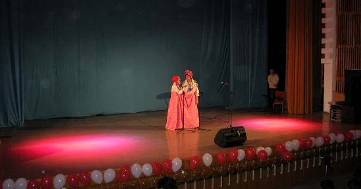 Sala de spectacole de la Clubul Tineretului a fost neîncăpătoare pentru cei veniţi la spectacolul copiilor