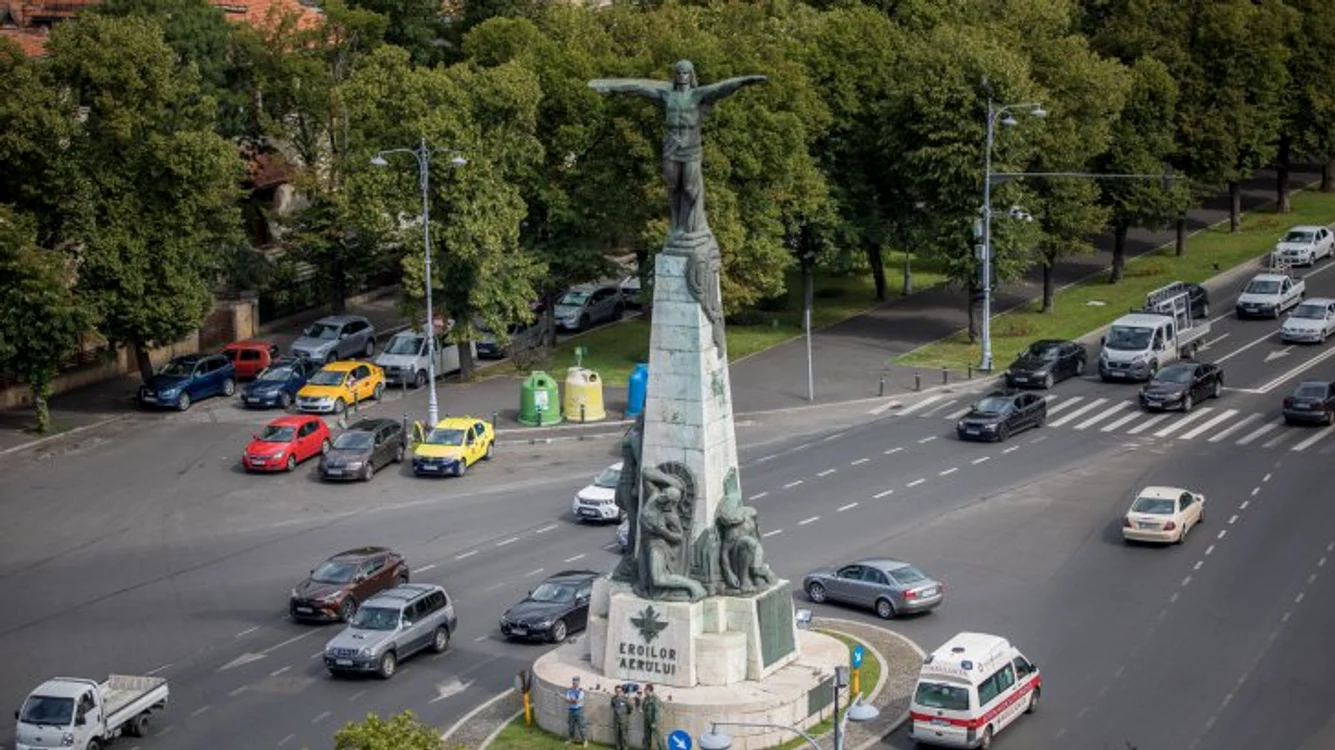 Monumentul Eroilor Aerului FOTO arhivă Adevărul