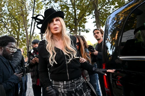 Cher la Paris, Foto  Profimedia (21) jpg